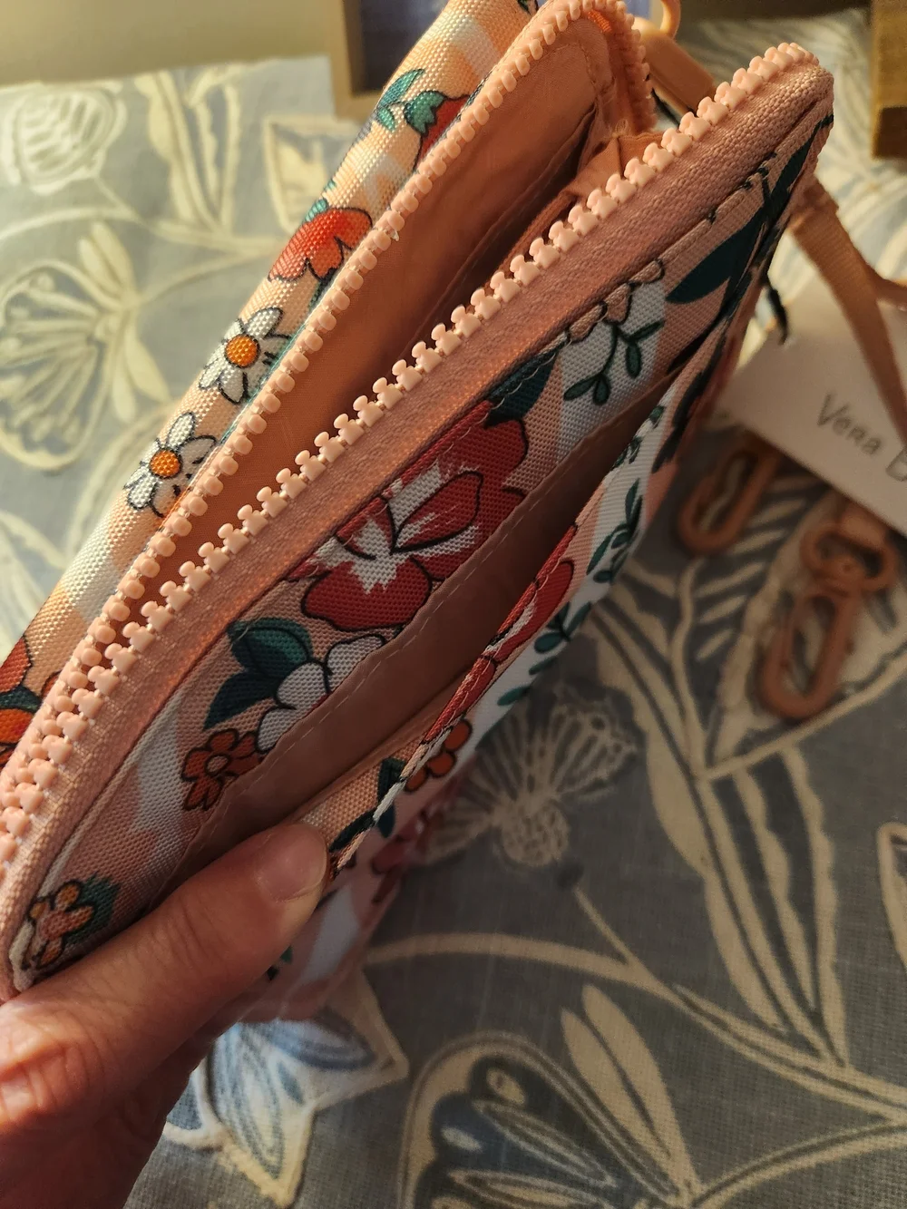 NWT!  Vera Bradley Pink Floral Crossbody Wallet